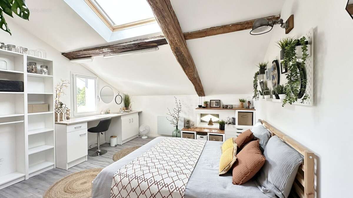 Maison à SAUBRIGUES