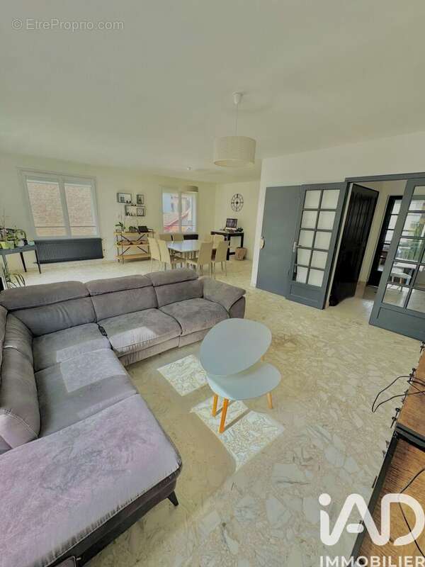 Photo 2 - Maison à ROMILLY-SUR-SEINE