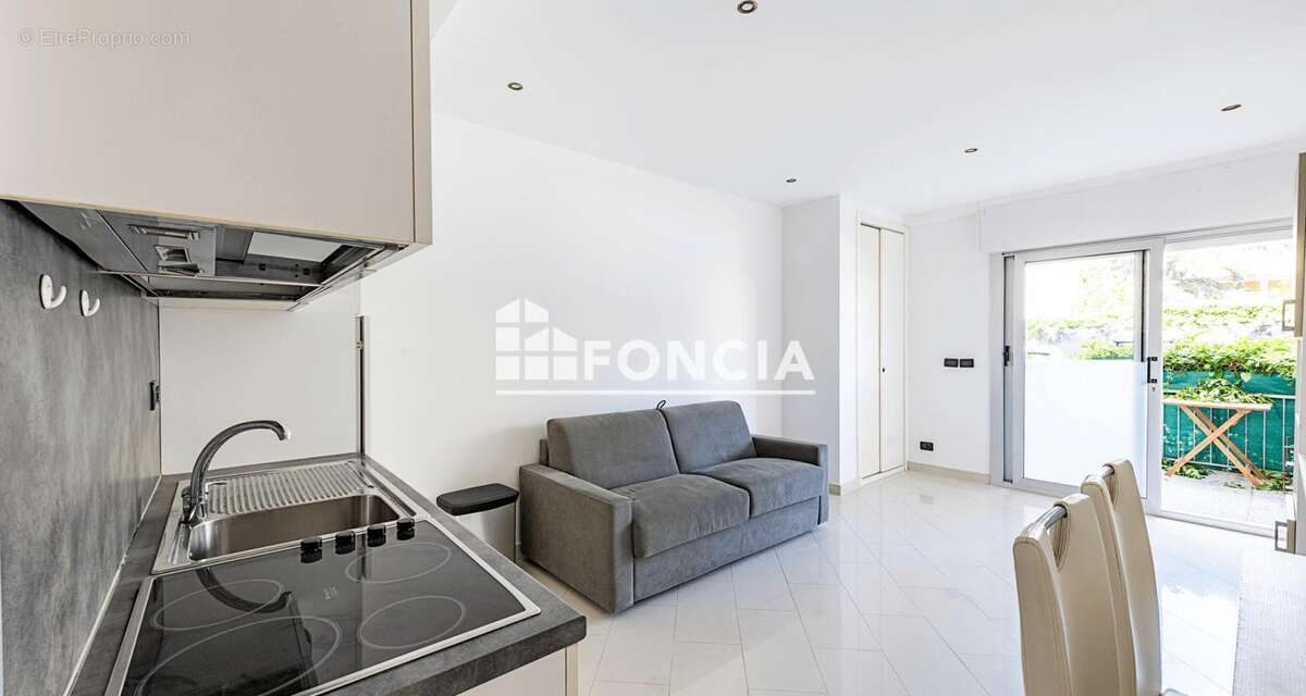 Appartement à ROQUEBRUNE-CAP-MARTIN