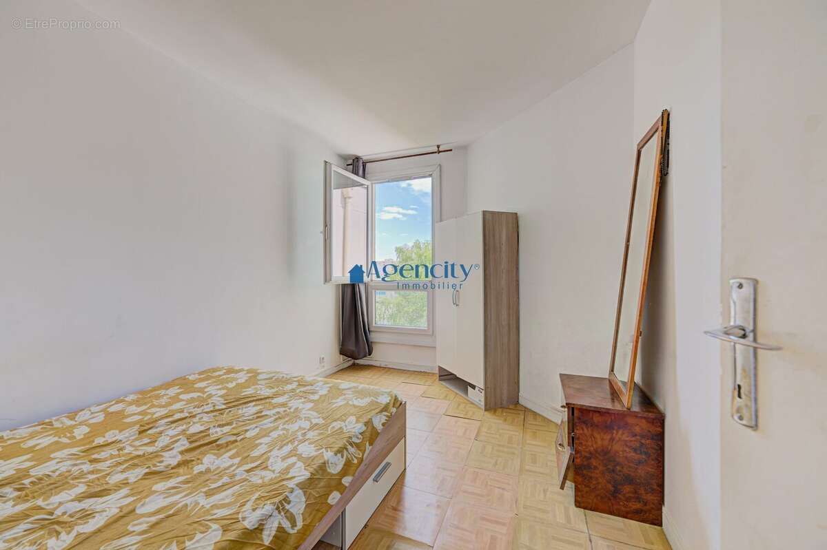 Appartement 61 m² à Noisy-Le-Grand  - photo 9