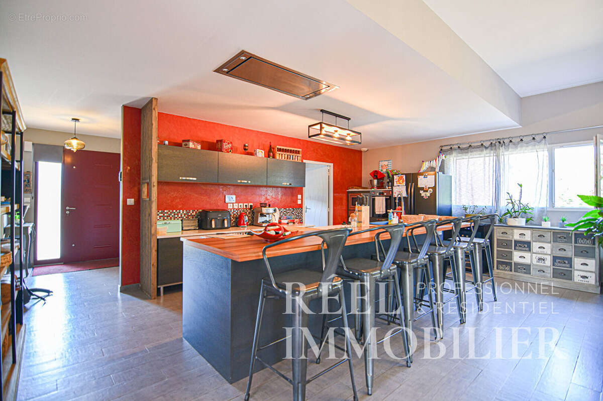 Maison contemporaine de plain pied  avec piscine. - photo 3