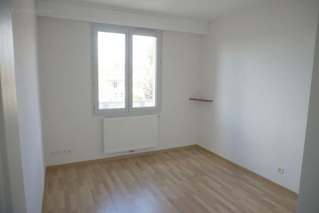 Rare - Très bel appartement F3 de 92 m2 au centre de Paray le Monial - photo 4