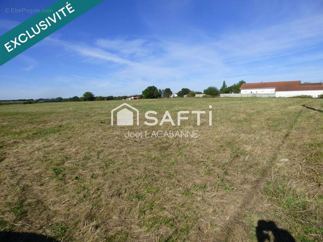 Terrain 1500 m² à Castelnau-Riviere-Basse  - photo 4