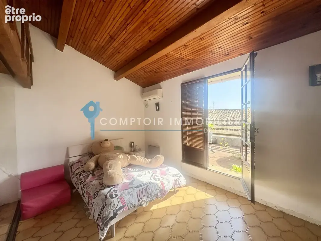 En exclusivité Vergèze Maison de village d'environ 120 m2 hab 3 chambres et toit terrasse - photo 7