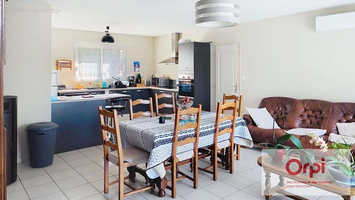 Maison à LE LARDIN-SAINT-LAZARE