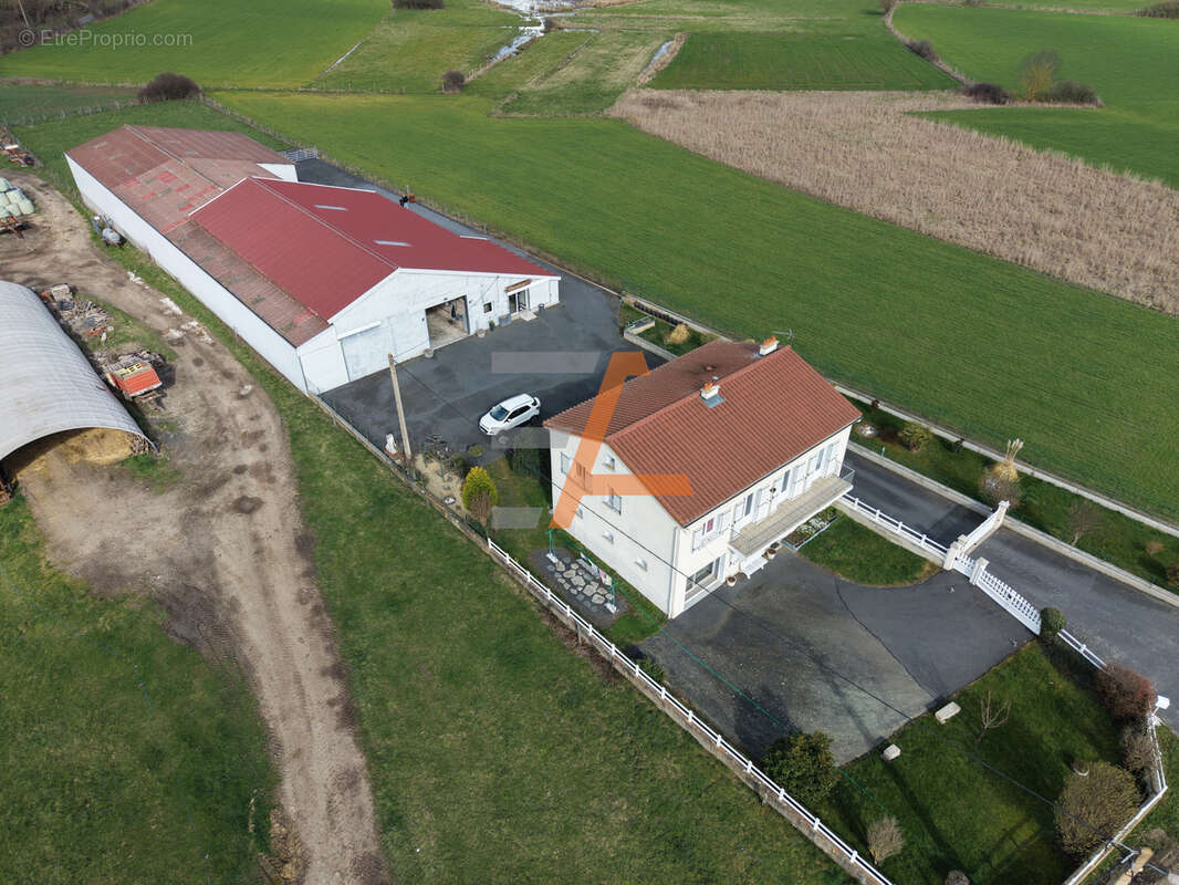 Maison à COUBON
