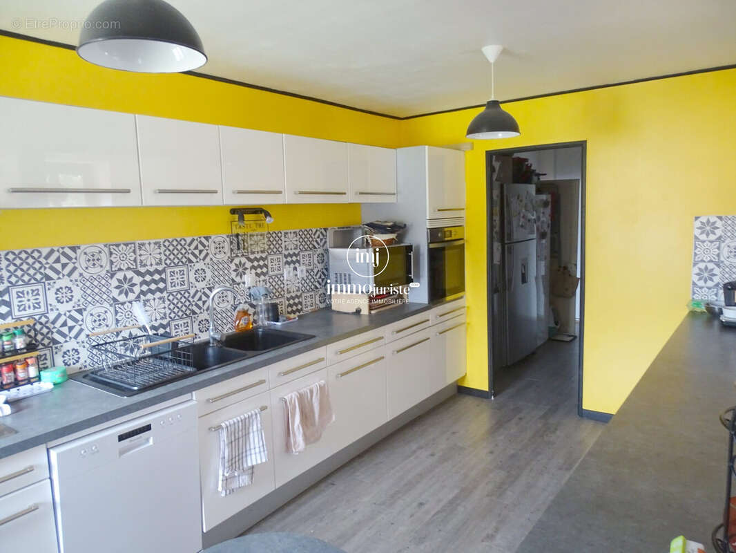 Maison 240 m² à Saint-Junien  - photo 7