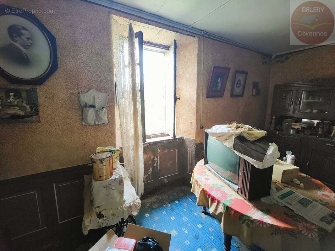 Maison à SAINT-MARTIN-DE-LANSUSCLE