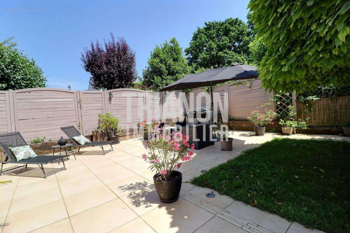 Maison à MORAINVILLIERS