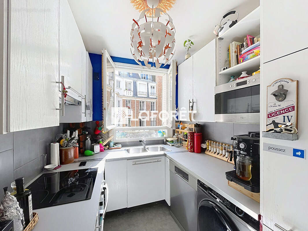 Appartement à PARIS-16E