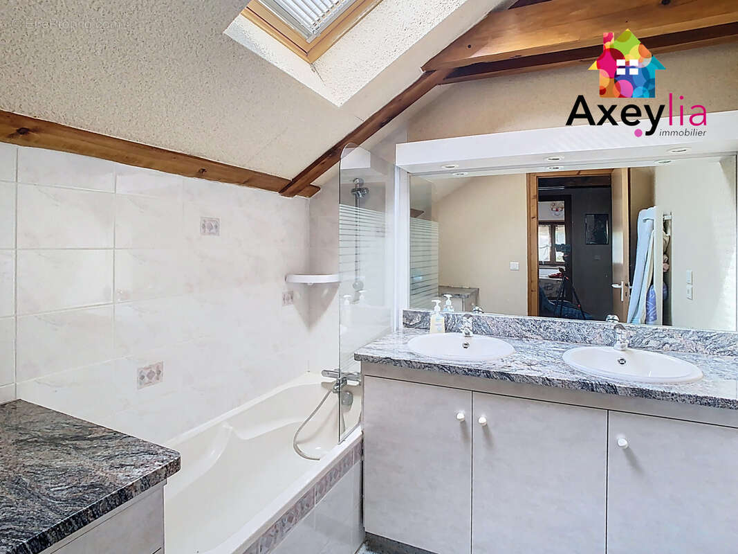 A vendre- saint-haon-le-vieux- maison familiale sur terrain de 3440 m2 avec piscine - photo 13