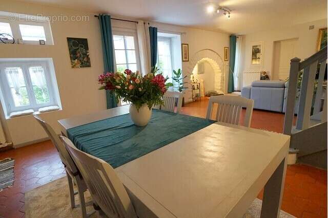 Maison à MEZIERES-SUR-SEINE