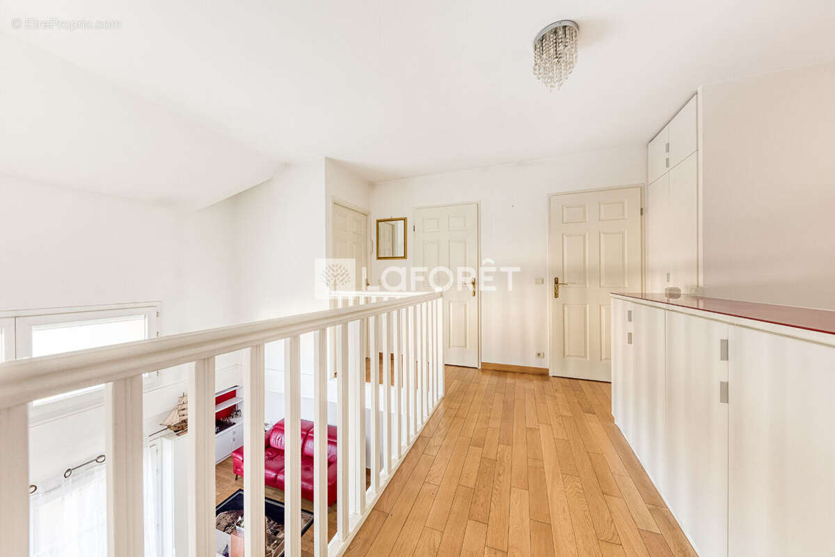 Appartement à EMERAINVILLE