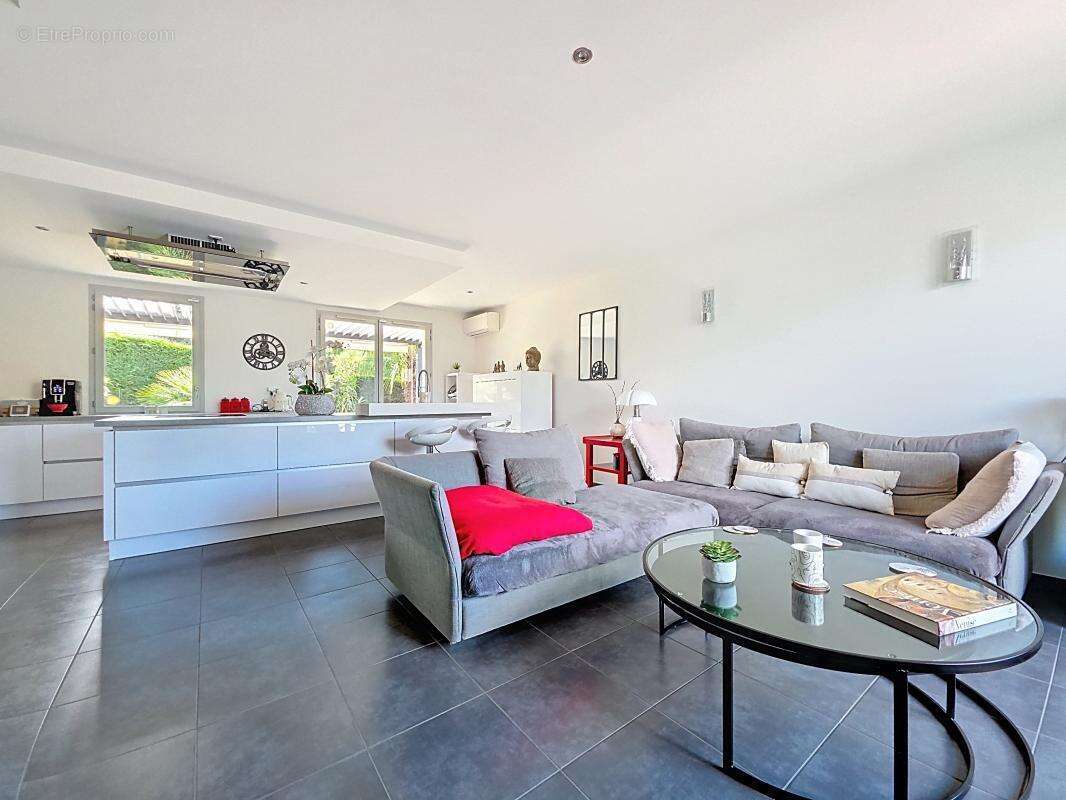 Maison à CHASSE-SUR-RHONE