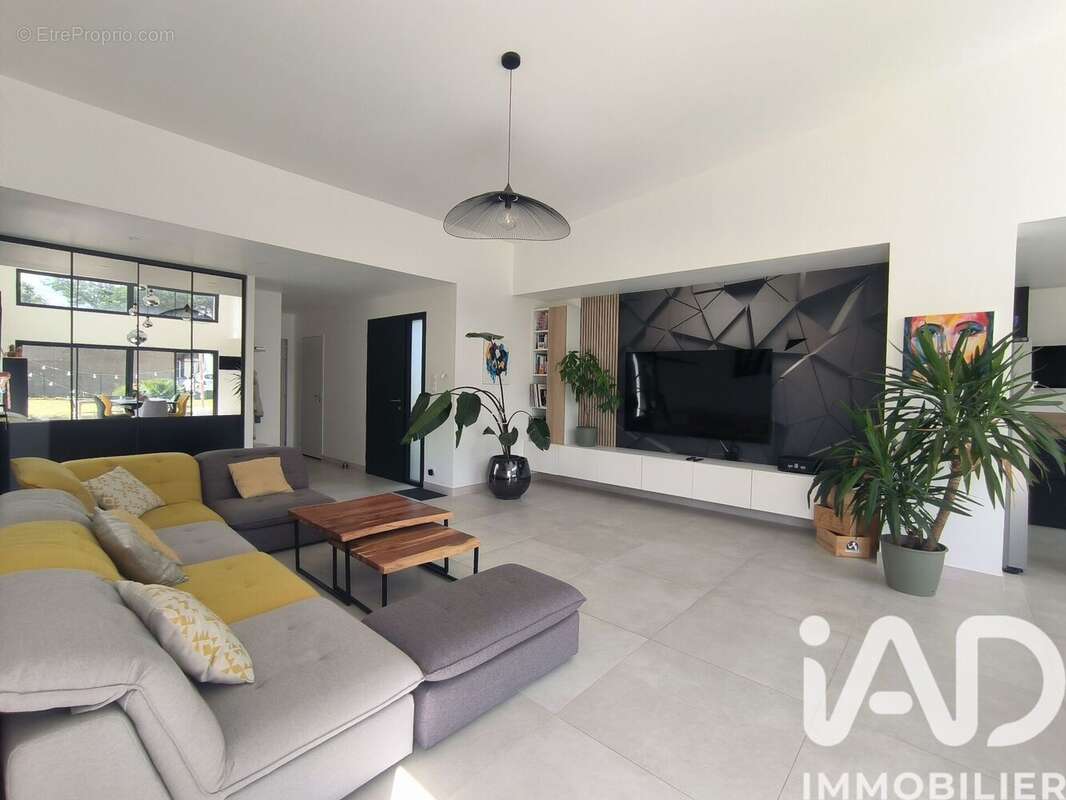 Maison 138 m² à Bouguenais  - photo 2