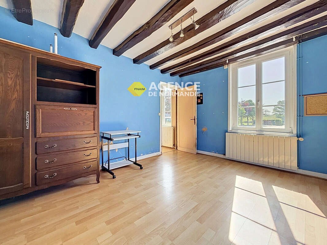 Maison à MONTREUIL-L'ARGILLE