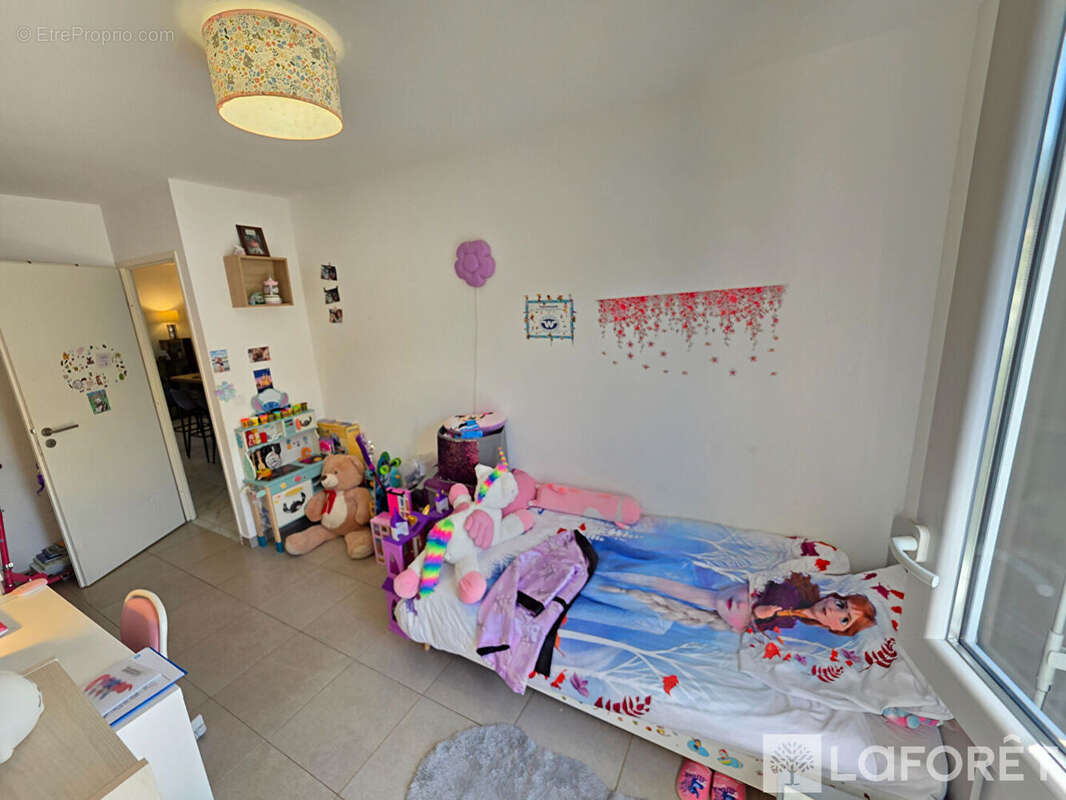 Appartement à CARROS
