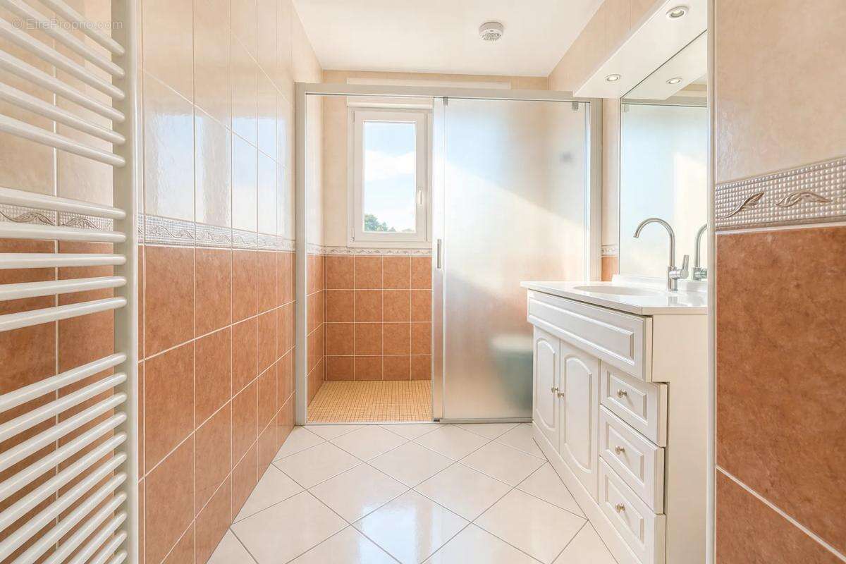 Appartement de 5 pièces de 93 m² à Les Herbiers - photo 5