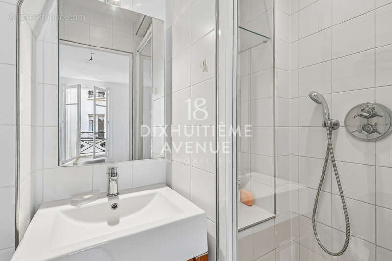 Appartement à PARIS-3E