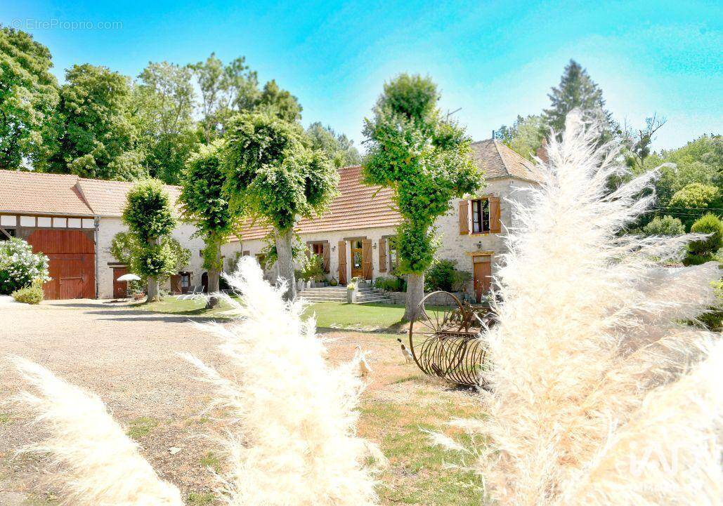 Photo 1 - Commerce à ETRECHY