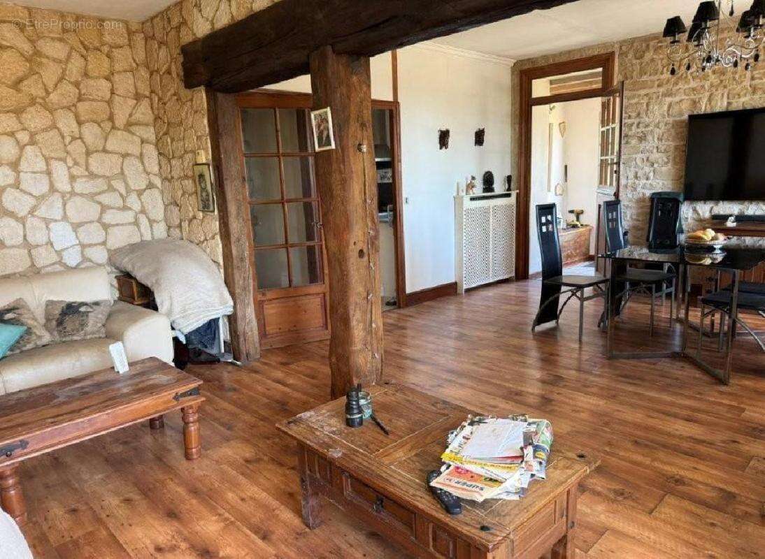 Maison 121 m² à Villefagnan  - photo 4
