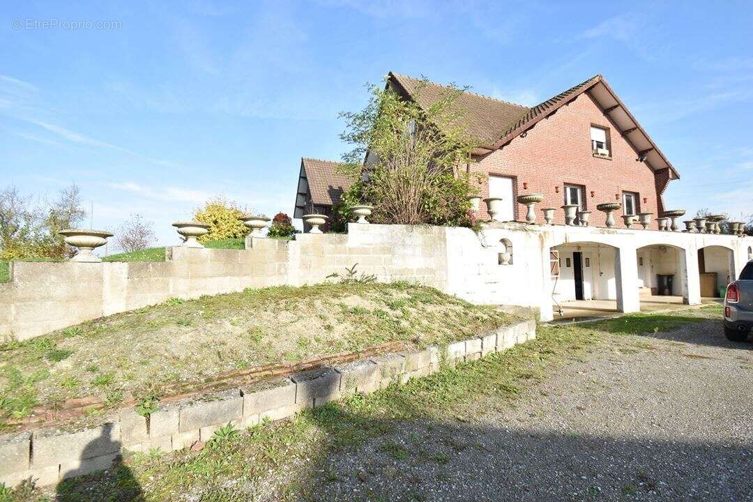 Maison 200 m² à Naves  - photo 3