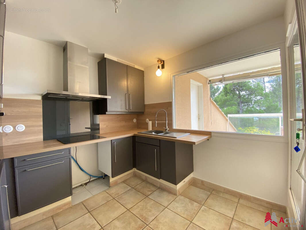 CUISINE - Appartement à VILLENEUVE-LES-AVIGNON