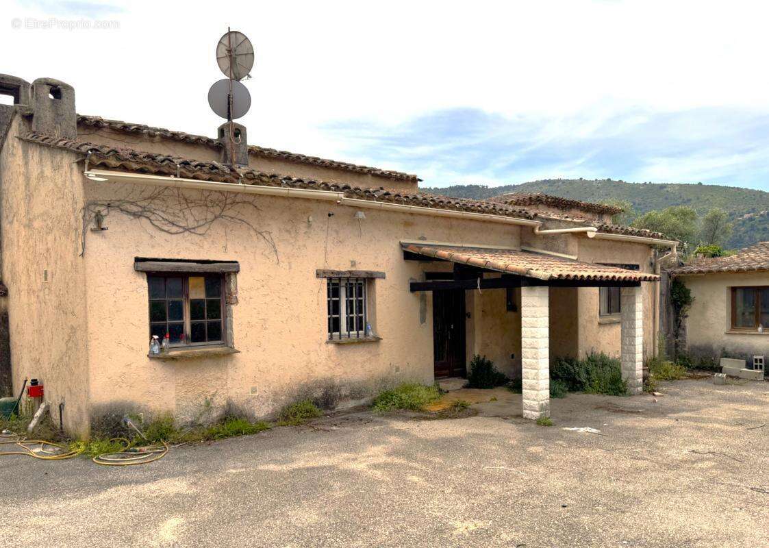 Maison à TOURRETTE-LEVENS