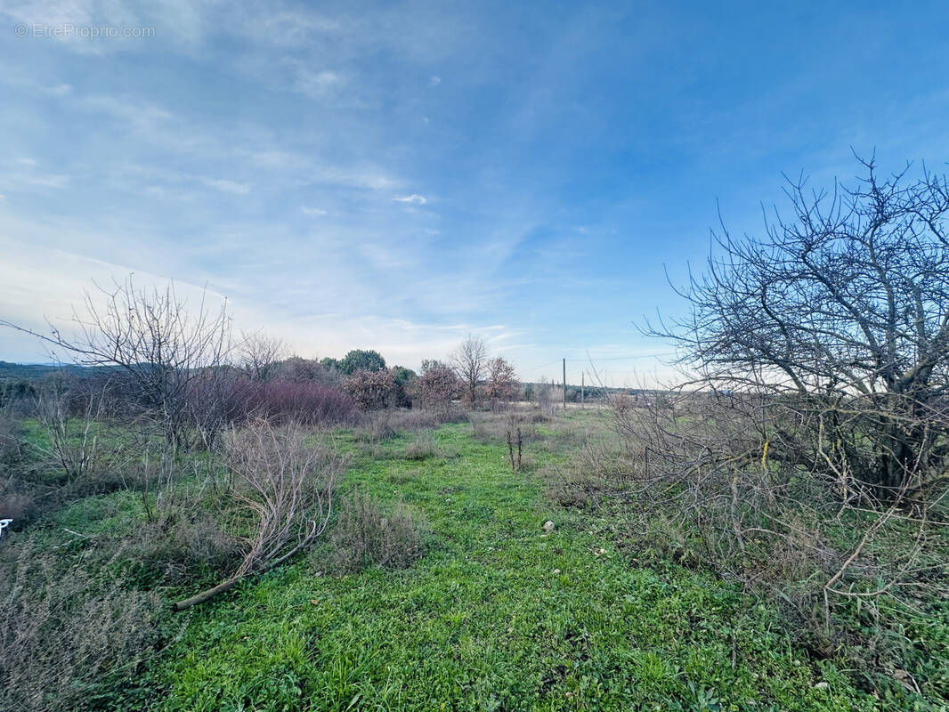 Terrain à MONTPEZAT