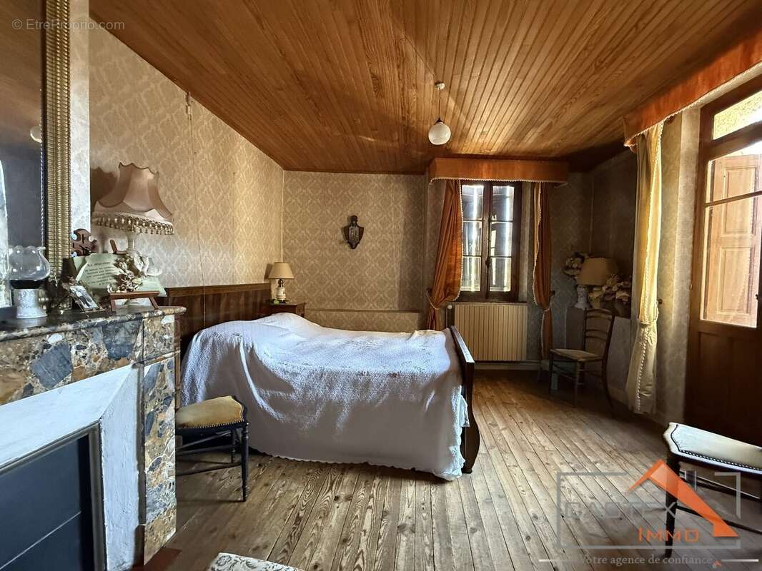 Maison à SAINT-ELIX-LE-CHATEAU