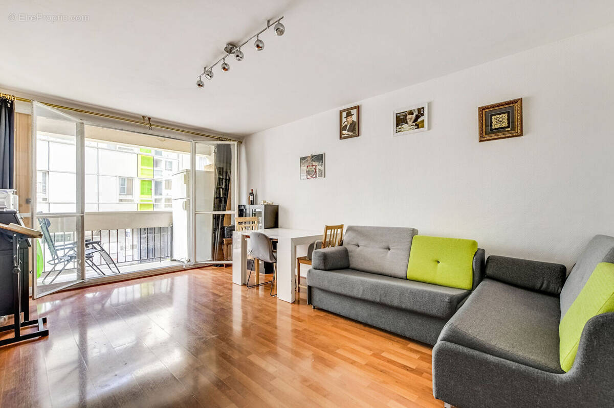 Appartement à PARIS-19E