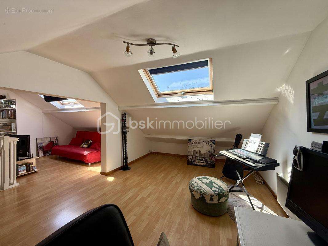 Maison familiale semi mitoyenne 4 chambres - Terrain de 1 129 m² constructible - photo 7