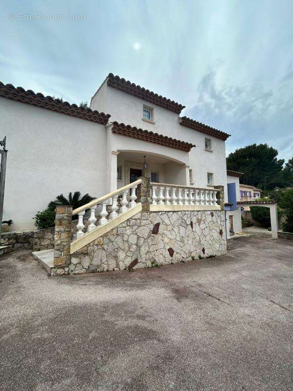 Maison 155 m² à Toulon  - photo 8