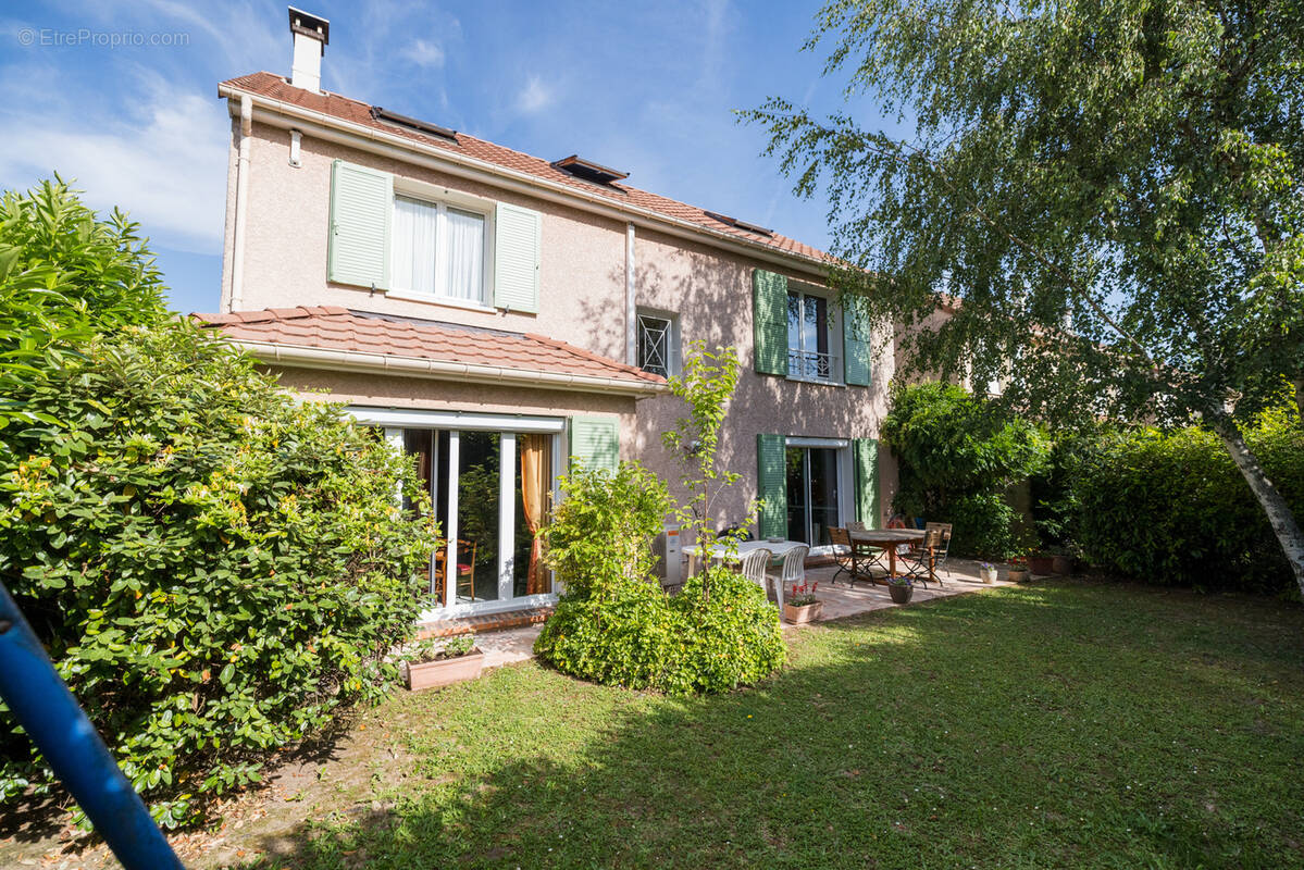 Maison à ELANCOURT
