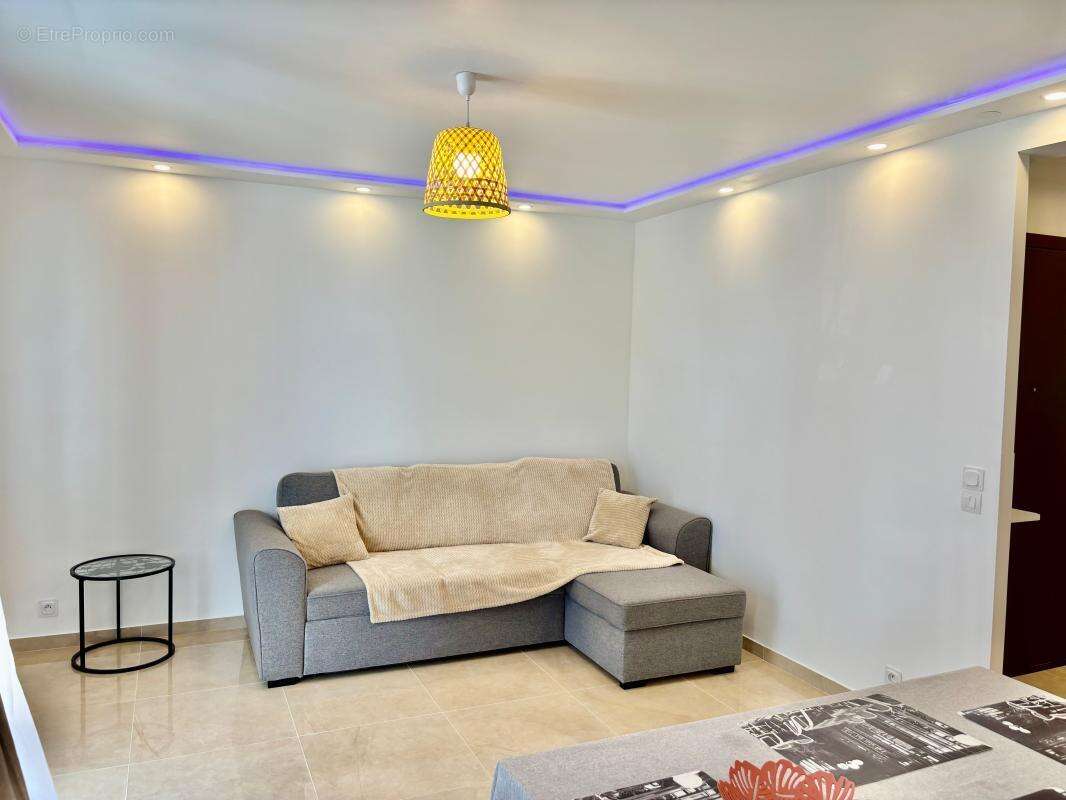 Appartement 3P rénové, 62 m², terrasse plein sud, à 200 m des plages, Cannes  - photo 3