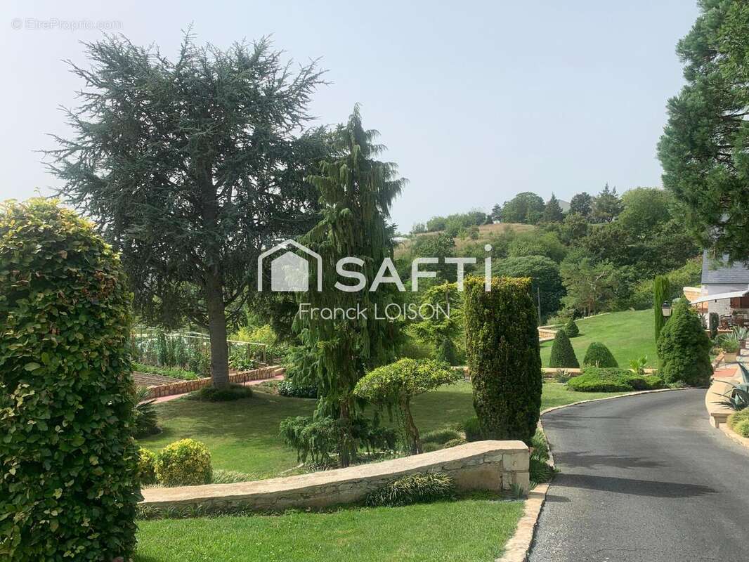 Photo 2 - Maison à CHINON