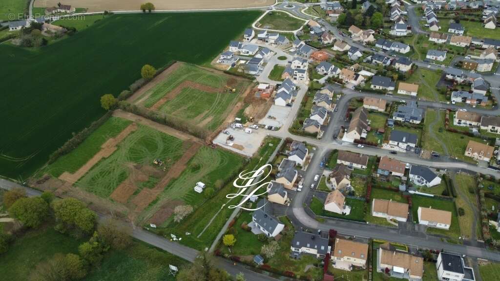 Terrain à SARGE-LES-LE-MANS