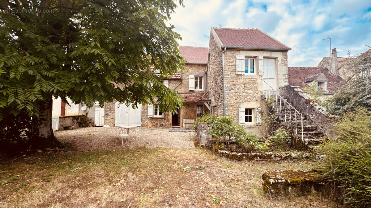 Maison à ASQUINS