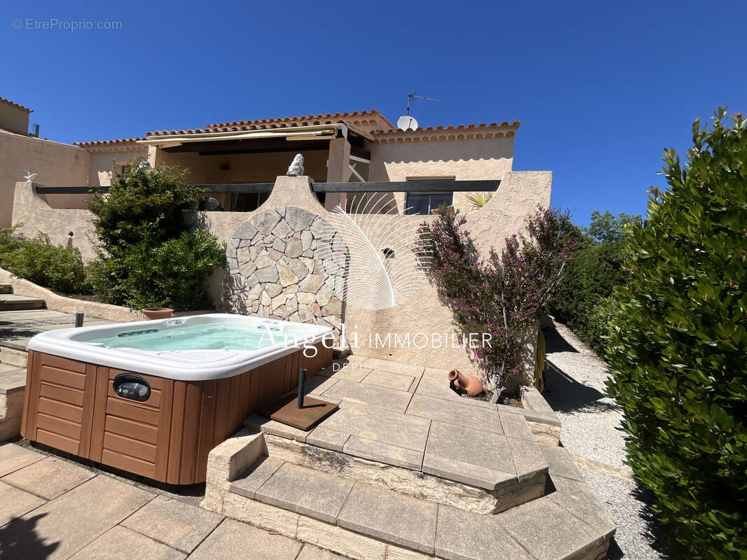 Maison à FREJUS