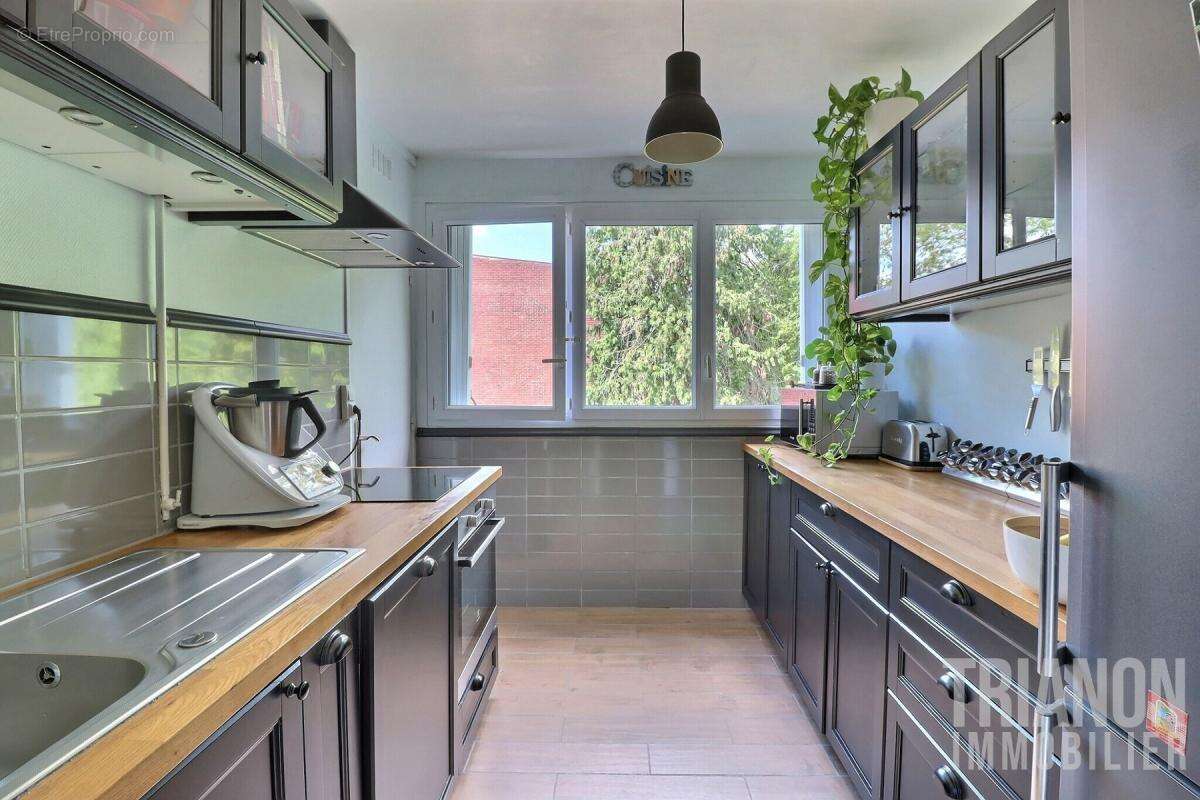 Appartement à VERNEUIL-SUR-SEINE