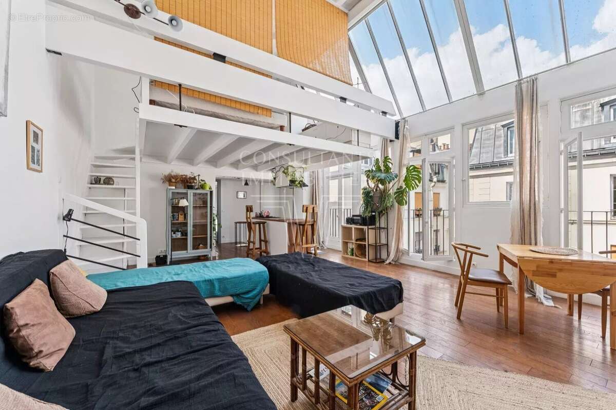 Appartement à PARIS-14E