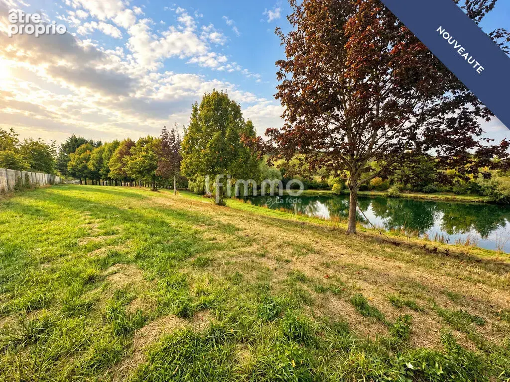 Terrain 1,21 hectare dont 30 ares viabilisés + étang et roulotte - photo 6