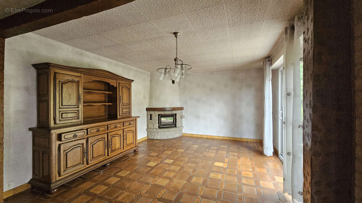 Maison à NOYAL-CHATILLON-SUR-SEICHE