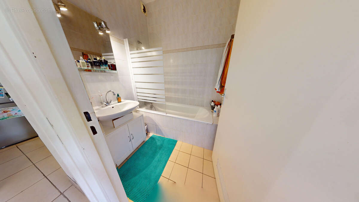 Appartement à ONET-LE-CHATEAU