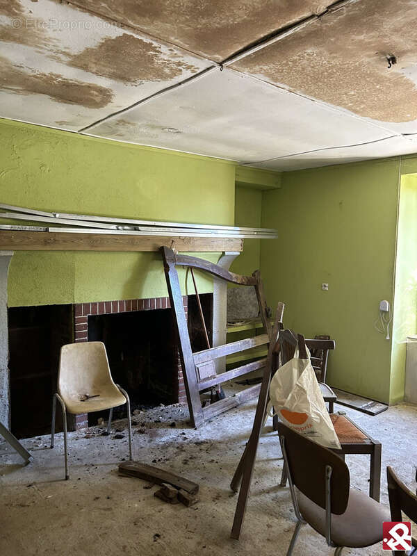 Maison à SAINT-SULPICE-LES-CHAMPS