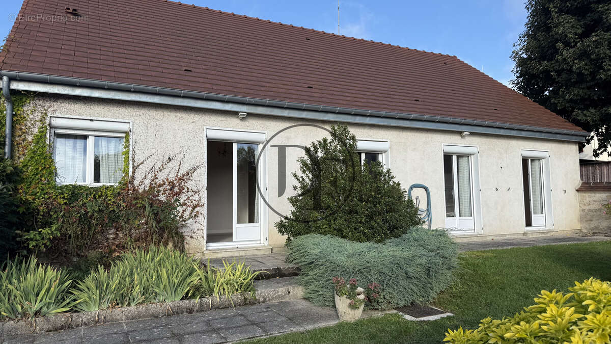 Maison à MONTIGNY-SUR-LOING