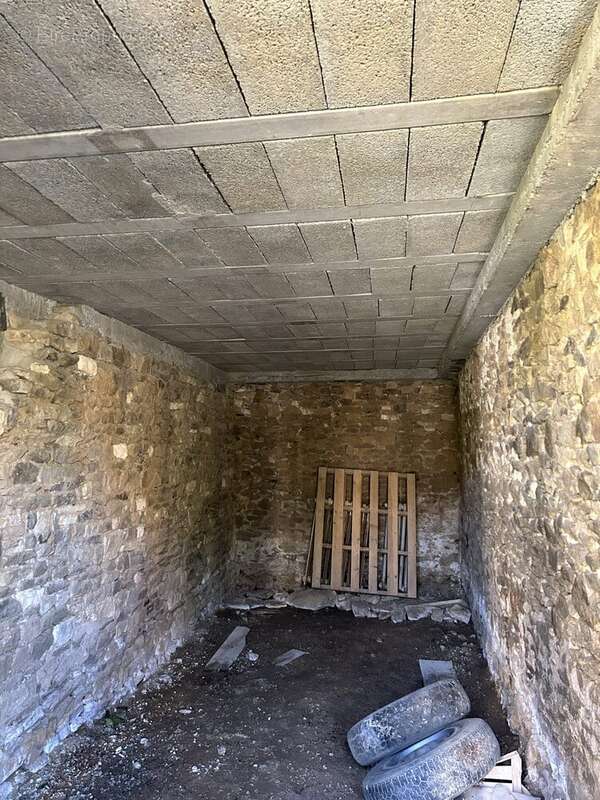 Maison à PONT-D&#039;OUILLY