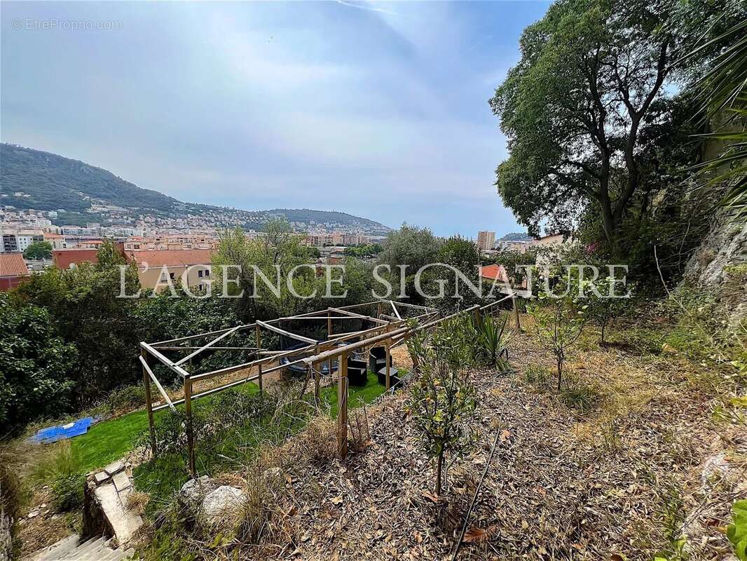 A vendre - nice corniche frere marc - 5 pièces - jardin - terrasse vue panoramique et mer - garage - photo 16