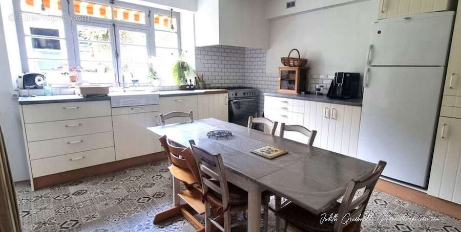 Maison de ville 225m2. NEGOCIABLE - photo 3