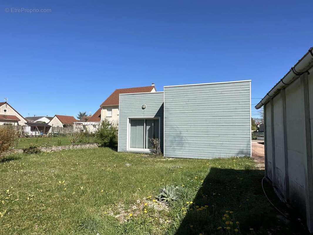 Maison à CHAMPS-SUR-YONNE